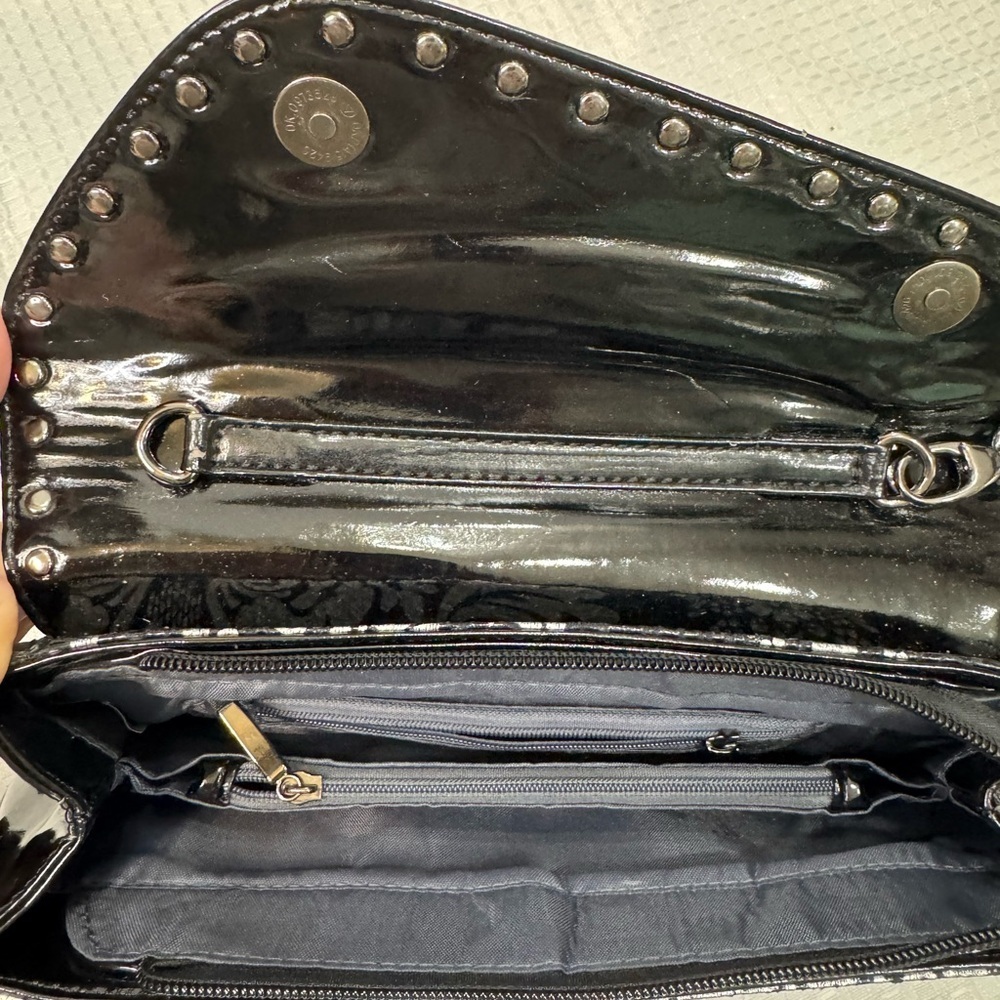 Elegant Black and Silver Clutch - Picture 4 of 4